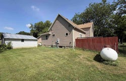 206 E 2nd St, Hardwick, MN 56134