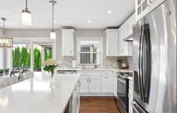 24 Essen Place, Bethpage, NY 11714