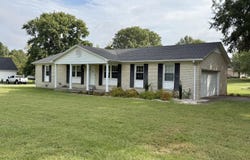 2906 Kentucky 303, Mayfield, KY 42066