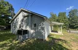 100 High Flats Rd, Monterey, TN 38574