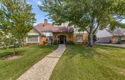 807 Longview Drive, Sugar Land, TX 77478