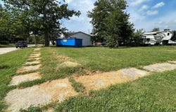 302 NW 7th St, Leon, IA 50144