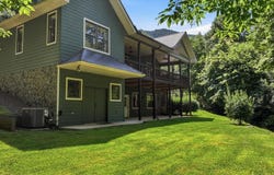 121 Forest Run Rd, Whittier, NC 28789