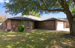 6832 Lyndale Drive, Watauga, TX 76148