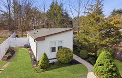 70 Deer Way, Manalapan, NJ 07726
