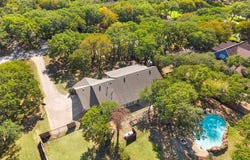 512 Post Oak Drive, Newark, TX 76071