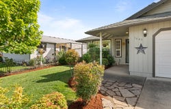 1643 Jessica Circle, Central Point, OR 97502