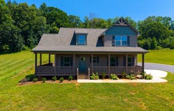 50 Fairview St, Franklin, NC 28734