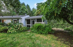 34 Skyridge Ln, Springfield, MA 01128
