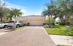 2034 Tamarron Ln, NAPLES, FL 34120