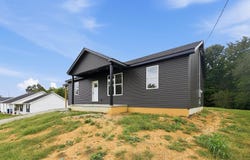 272 School Side Dr, Brandenburg, KY 40108