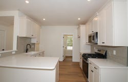 122 South Road, Londonderry, NH 03053