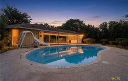 154 County Road 321, Yoakum, TX 77995