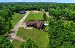 100 Woodbridge Cove, Broken Bow, OK 74728