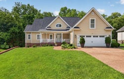 415 River Oaks Dr, Sparta, TN 38583