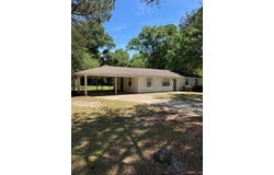 133 Chewalla Circle, Eufaula, AL 36027