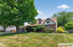 10 Krebs Road, Plainsboro, NJ 08536