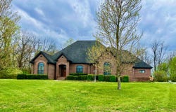 1670 Dain Drive, Carmi, IL 62821