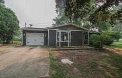 10577 S Sprinkle Road, Vicksburg, MI 49097