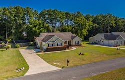 215 Nandina Way, Crawfordville, FL 32327