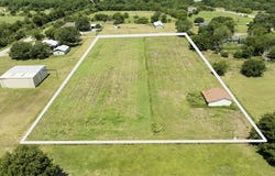 215 Old Highway 90 Loop, Schulenburg, TX 78956