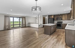 46704 265th St, Sioux Falls, SD 57107