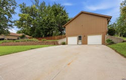 4551 SE 25th TER, Topeka, KS 66605