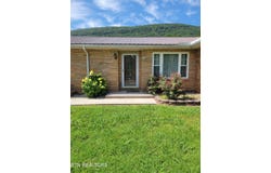 132 Ridgecrest Rd, Harriman, TN 37748