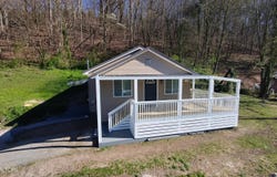 717 Cherry St, LaFollette, TN 37766