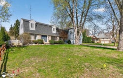 8454 Wesley Drive, Flushing, MI 48433