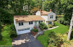 76 Long Hill Road, Gillette, NJ 07933
