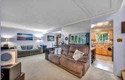 2 Eichelberger Dr, Coraopolis, PA 15108
