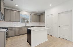 424 Treadwell Ln, Kyle, TX 78640