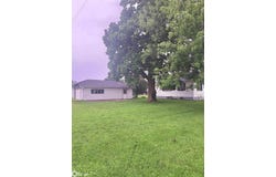 2105 N E Avenue, Lovilia, IA 50150