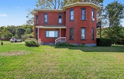 55686 Parkville Road, Mendon, MI 49072