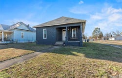201 S 3rd Street, Chaffee, MO 63740