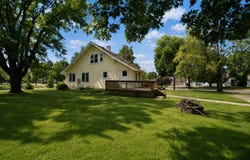 601 Summit Avenue NE, Staples, MN 56479