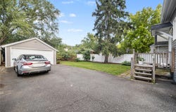 8 Rolling Street, Lynbrook, NY 11563