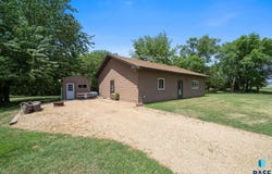 27287 453rd Ave, Parker, SD 57053