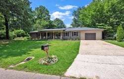 200 WATSON Way, Gardendale, AL 35071