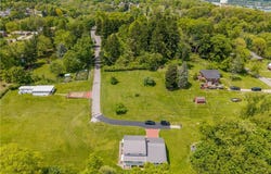 Moreland Drive, Coraopolis, PA 15108