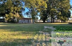 522 E Grizzley Dr, DeKalb, TX 75559