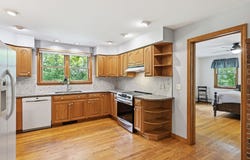 232 Gold St, Belchertown, MA 01007