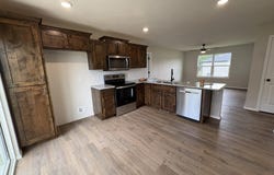414 N Cherokee Trail, Clever, MO 65631