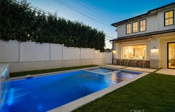 1002 10th, Manhattan Beach, CA 90266