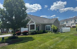 132 Cobblestone Dr, Ohio Twp, PA 15237