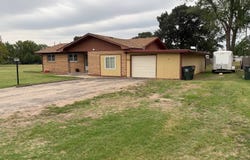 532 W 4th Ave, St John, KS 67576
