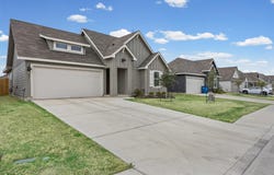 421 Lancebill Dr, Lockhart, TX 78644