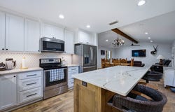 714 VETERANS DR, Sabinal, TX 78881