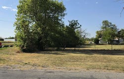 E 6th Ave, Hutchinson, KS 67501